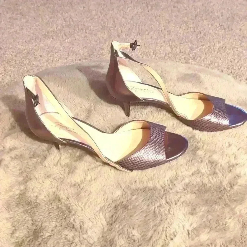 Vince Camuto Imagine silver toned heel, size 8.5